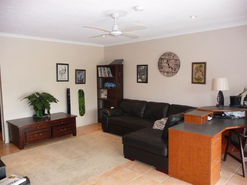 69 Vatakoula Parade, Mermaid Waters QLD 4218