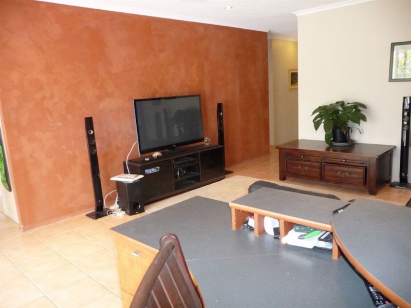 69 Vatakoula Parade, Mermaid Waters QLD 4218