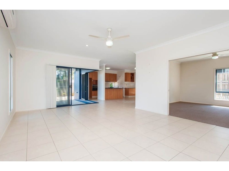 2 Chinaberry Crescent, Upper Coomera QLD 4209