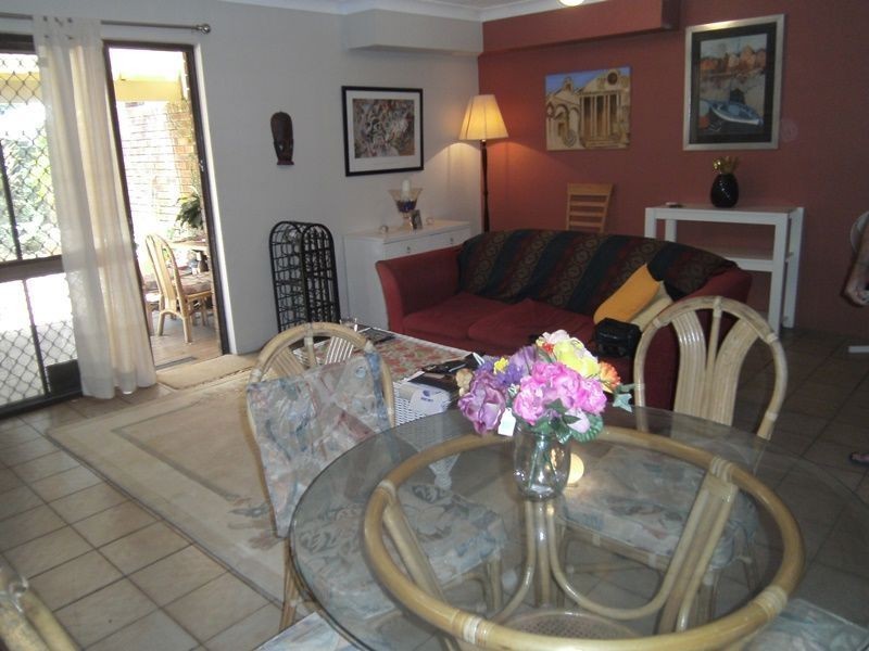 111 Salerno Street, Isle Of Capri QLD 4217