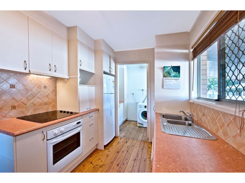 15 Nambur Street, Runaway Bay QLD 4216