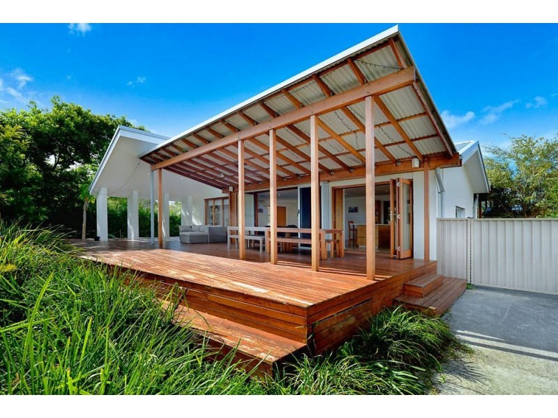 3 Collier Avenue, Biggera Waters QLD 4216