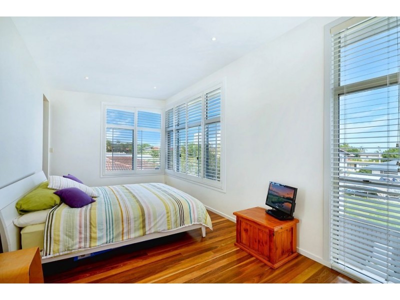 3 Collier Avenue, Biggera Waters QLD 4216