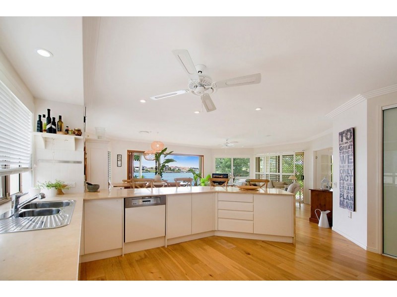 54 Port Jackson Boulevard, Clear Island Waters QLD 4226