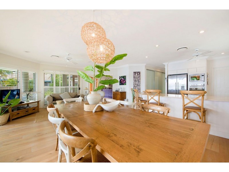 54 Port Jackson Boulevard, Clear Island Waters QLD 4226