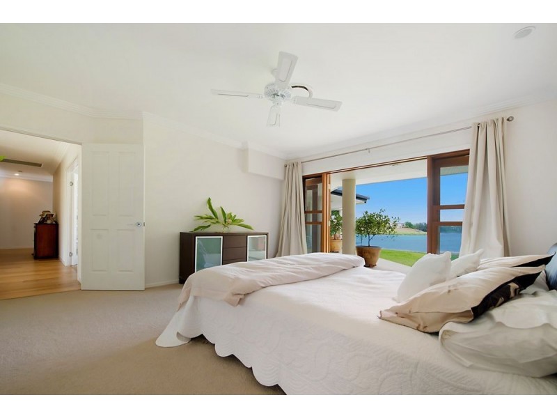 54 Port Jackson Boulevard, Clear Island Waters QLD 4226