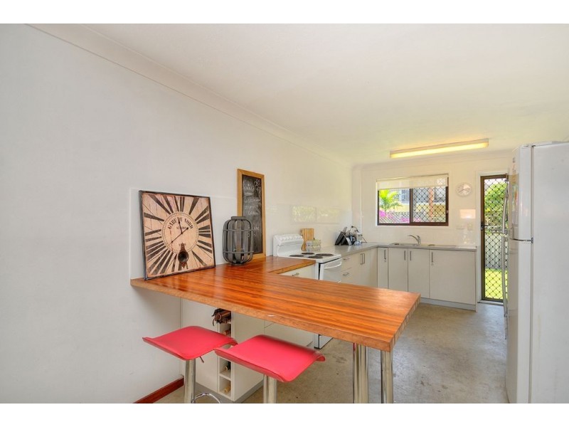 2/22 Peter Pde, Mermaid Waters QLD 4218