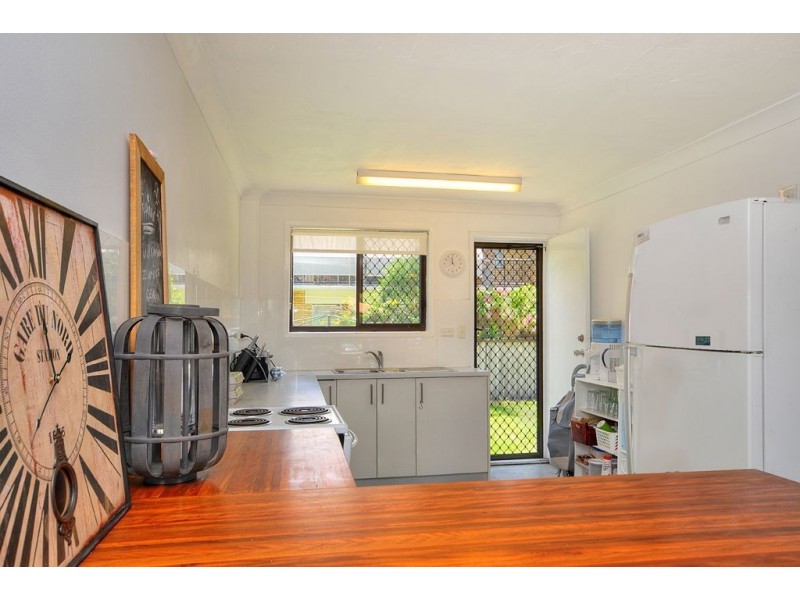 2/22 Peter Pde, Mermaid Waters QLD 4218