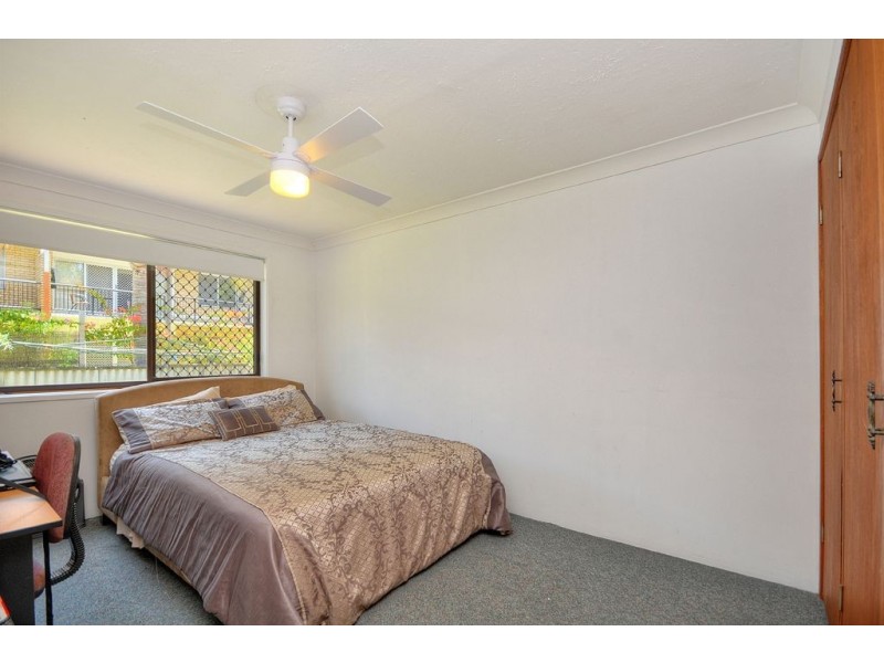 2/22 Peter Pde, Mermaid Waters QLD 4218