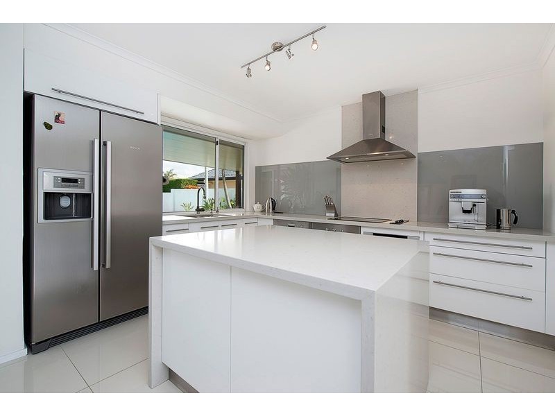 130 Sundance Way, Runaway Bay QLD 4216