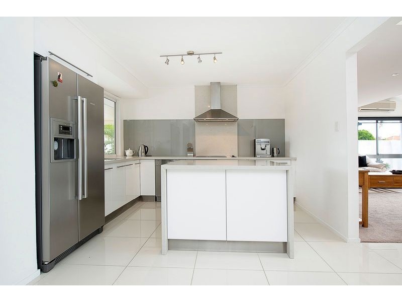 130 Sundance Way, Runaway Bay QLD 4216