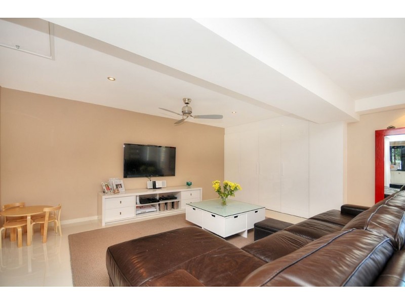 20 Tulip Street, Miami QLD 4220