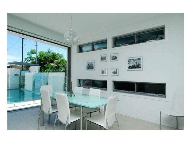 20 Seabeach Avenue, Mermaid Beach QLD 4218
