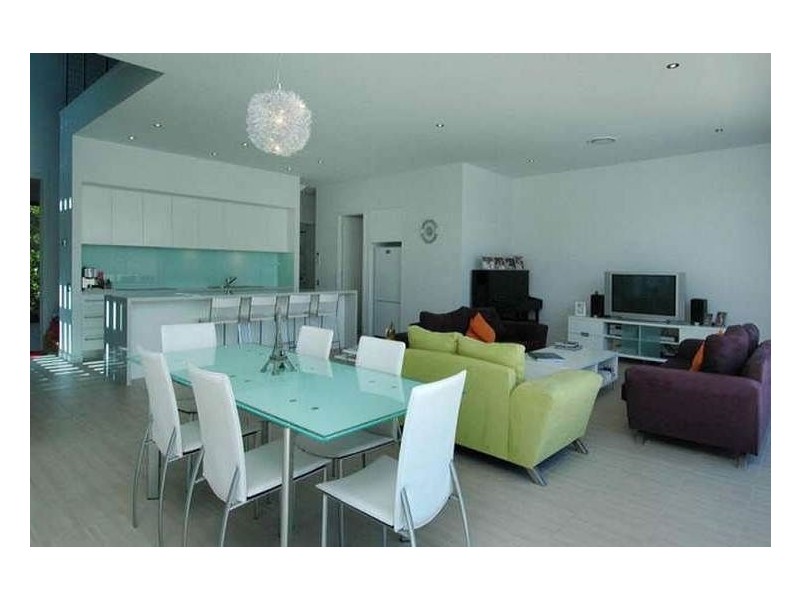 20 Seabeach Avenue, Mermaid Beach QLD 4218