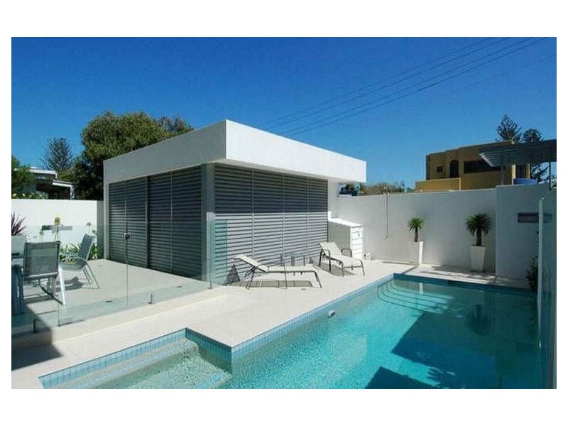 20 Seabeach Avenue, Mermaid Beach QLD 4218