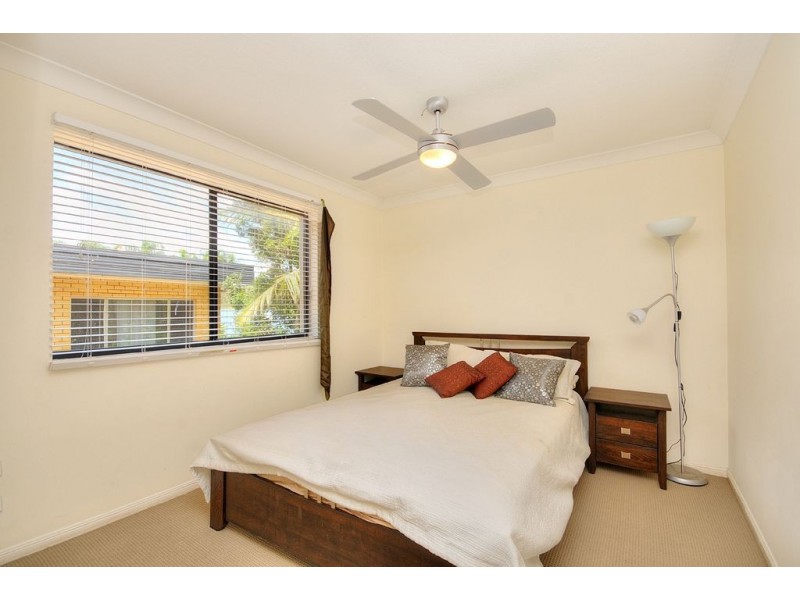 6/4 Acacia Ave, Surfers Paradise QLD 4217