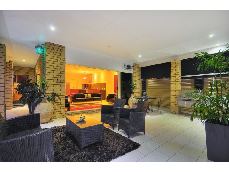 156 Nobby Parade, Miami QLD 4220