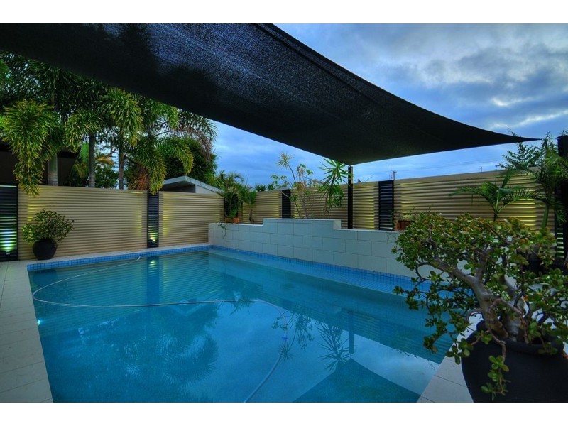 156 Nobby Parade, Miami QLD 4220