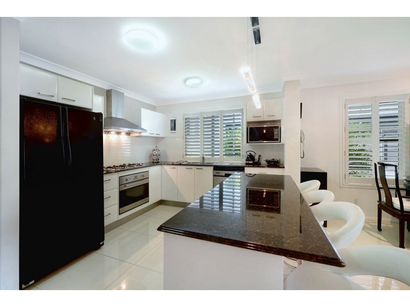 1/36 Vaggelas Crescent, Biggera Waters QLD 4216