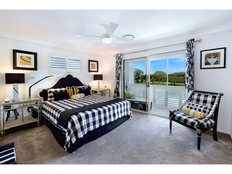 1/36 Vaggelas Crescent, Biggera Waters QLD 4216