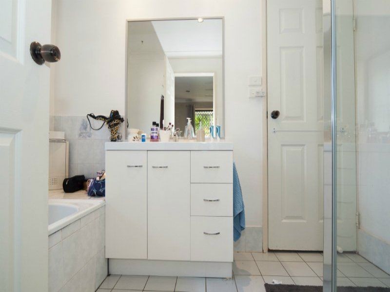 39 Jingella Street, Hope Island QLD 4212