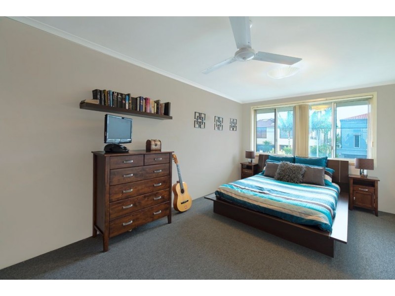 5/120 Stanhill Drive, Chevron Island QLD 4217