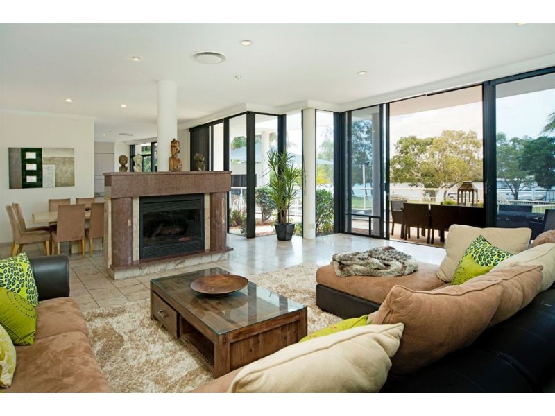 11 River Cove Place, Helensvale QLD 4212