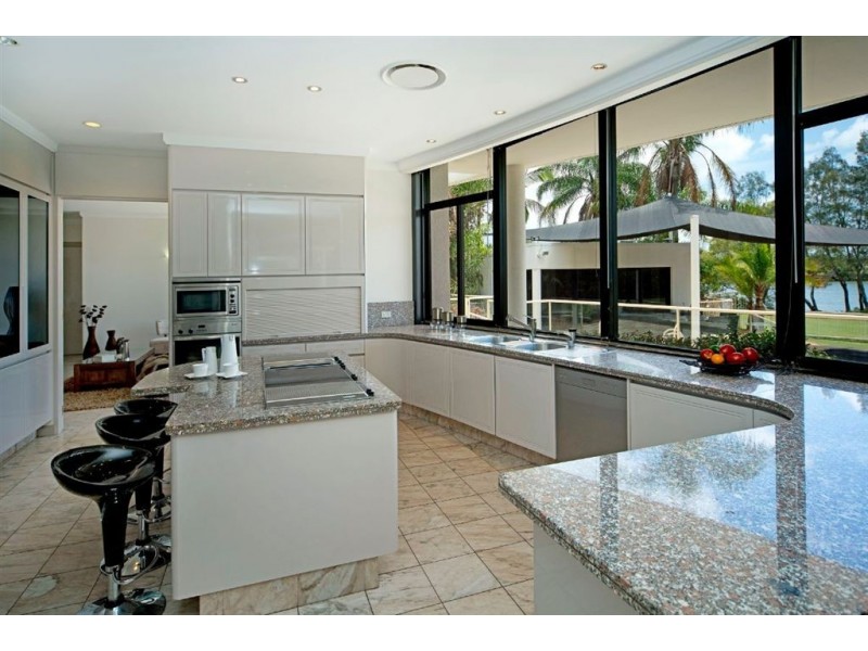 11 River Cove Place, Helensvale QLD 4212