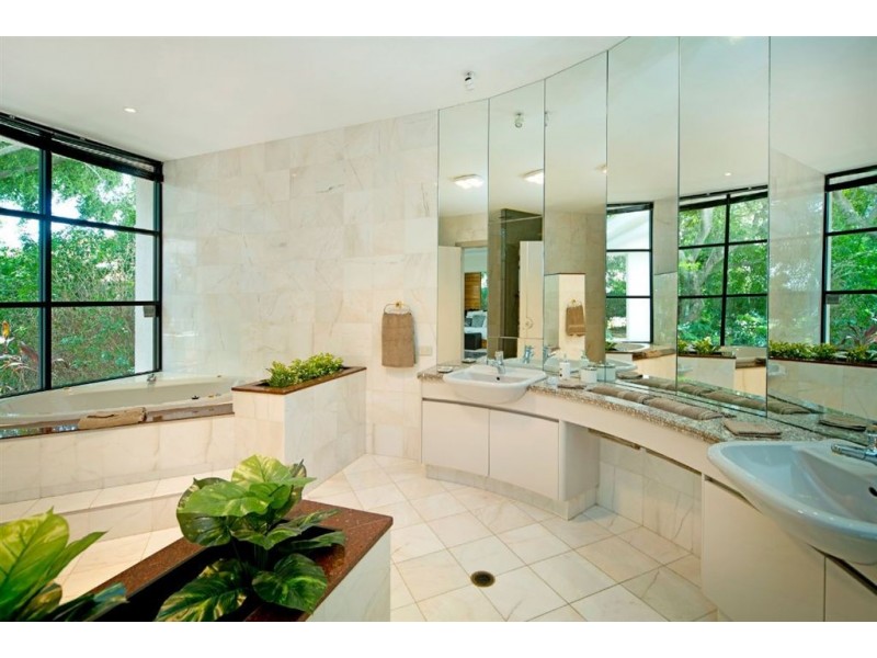 11 River Cove Place, Helensvale QLD 4212