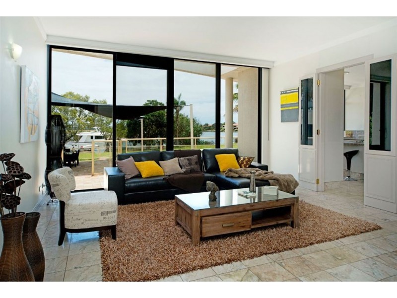 11 River Cove Place, Helensvale QLD 4212