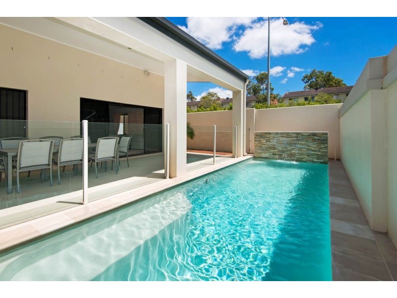 100 Compass Drive, Biggera Waters QLD 4216