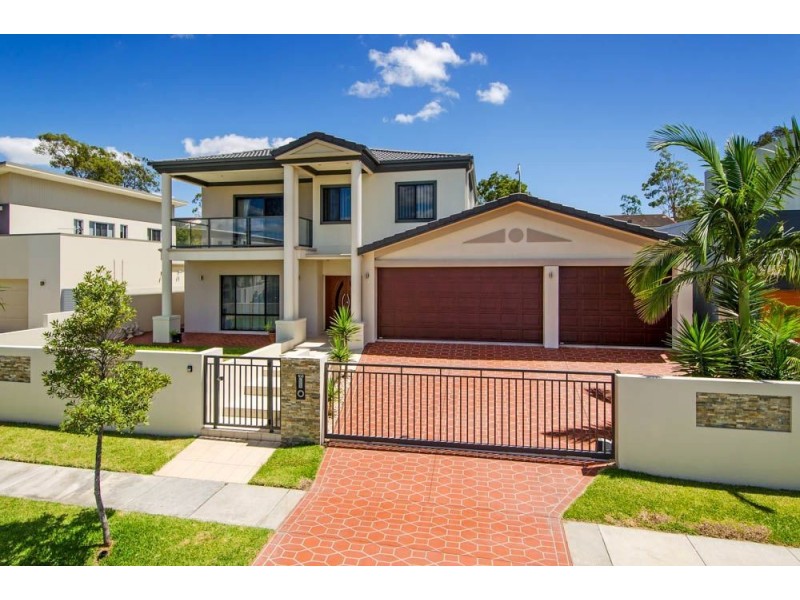 100 Compass Drive, Biggera Waters QLD 4216