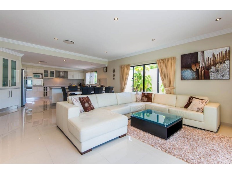 100 Compass Drive, Biggera Waters QLD 4216