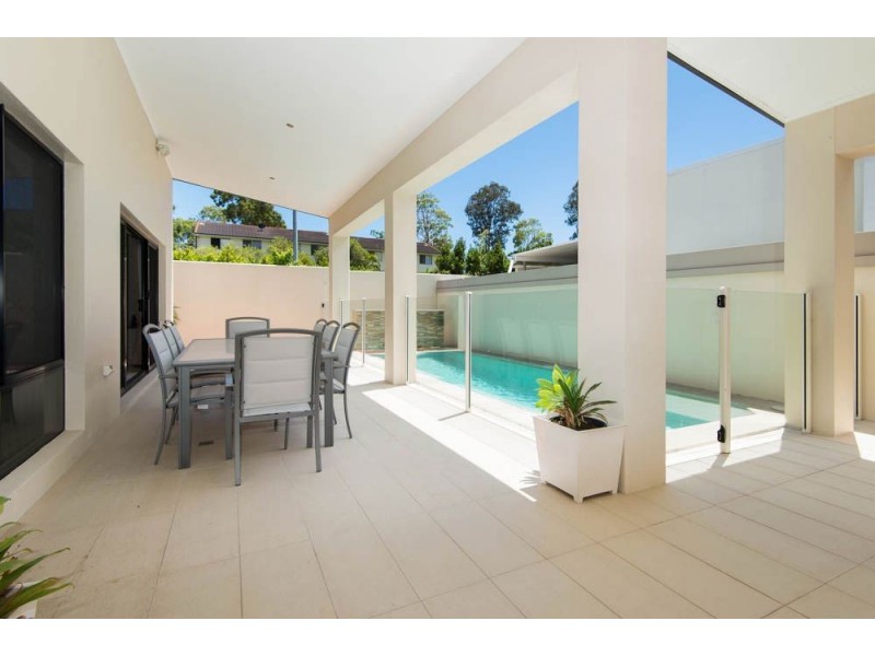100 Compass Drive, Biggera Waters QLD 4216