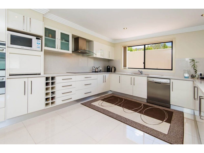 100 Compass Drive, Biggera Waters QLD 4216