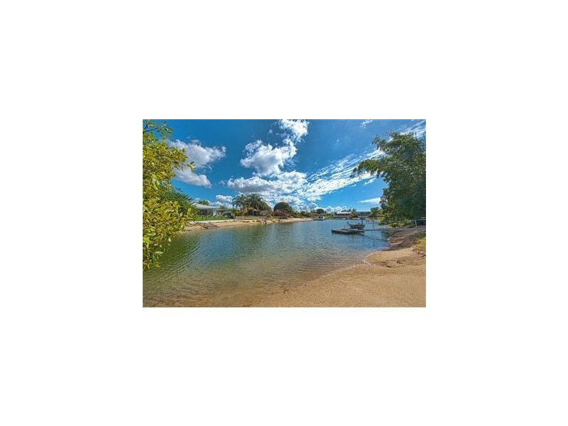 37 Beverley Cres, Broadbeach Waters QLD 4218