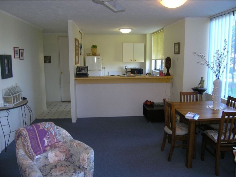 6/11 Fairway Drive, Clear Island Waters QLD 4226