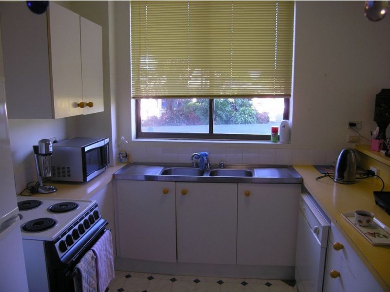 6/11 Fairway Drive, Clear Island Waters QLD 4226