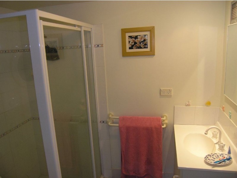 6/11 Fairway Drive, Clear Island Waters QLD 4226