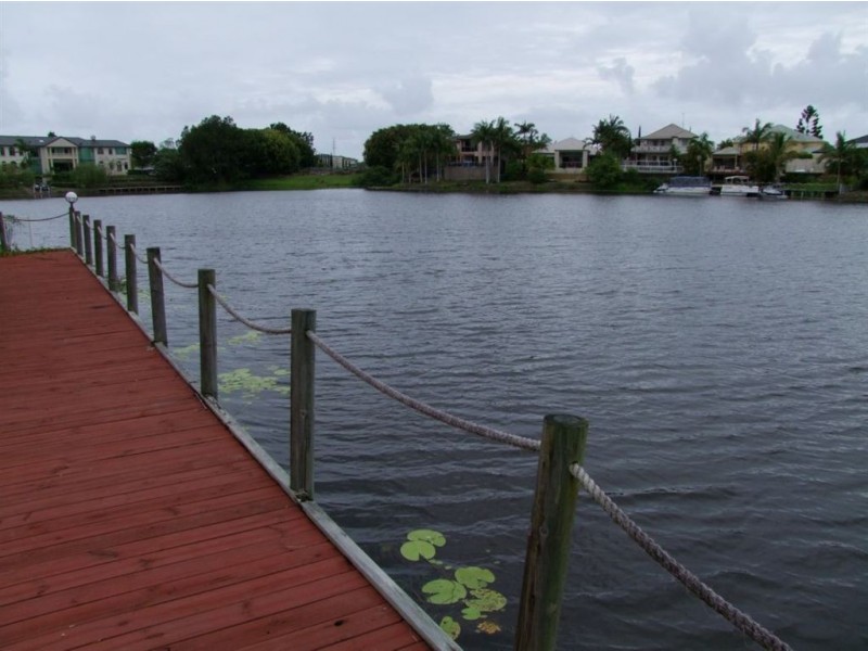 16 Staysail Crescent, Clear Island Waters QLD 4226