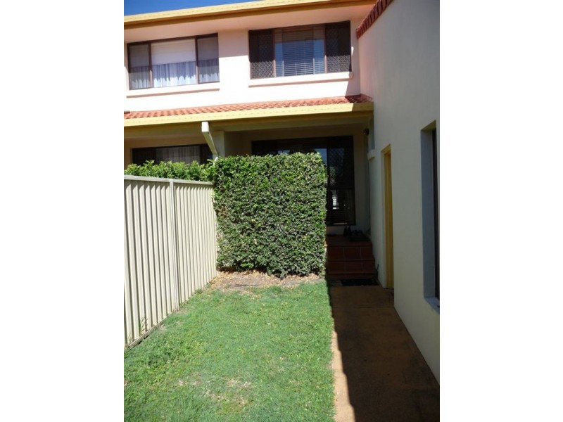 31/2 Karbunya Street, Mermaid Waters QLD 4218