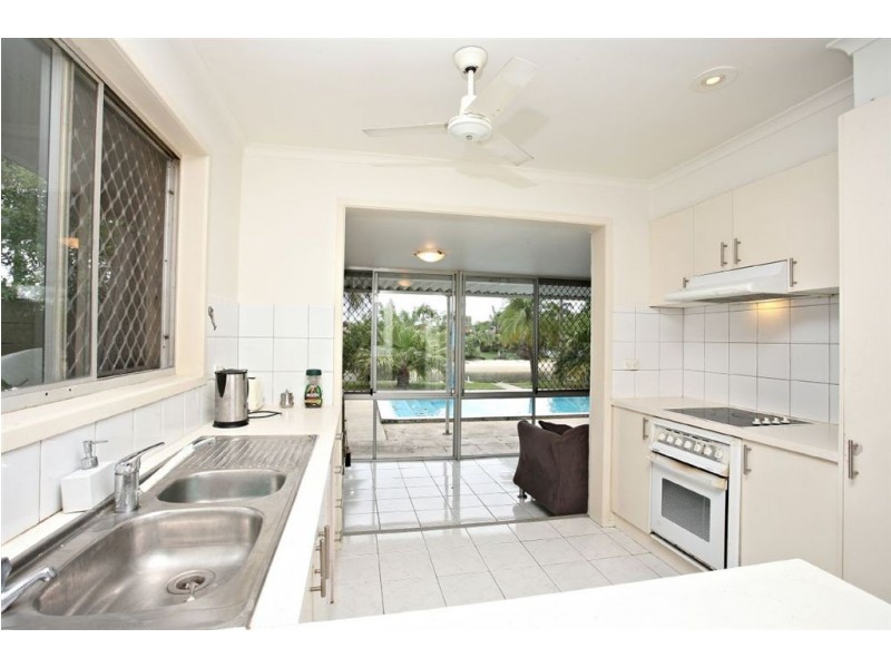 30 Verdichio Avenue, Mermaid Waters QLD 4218