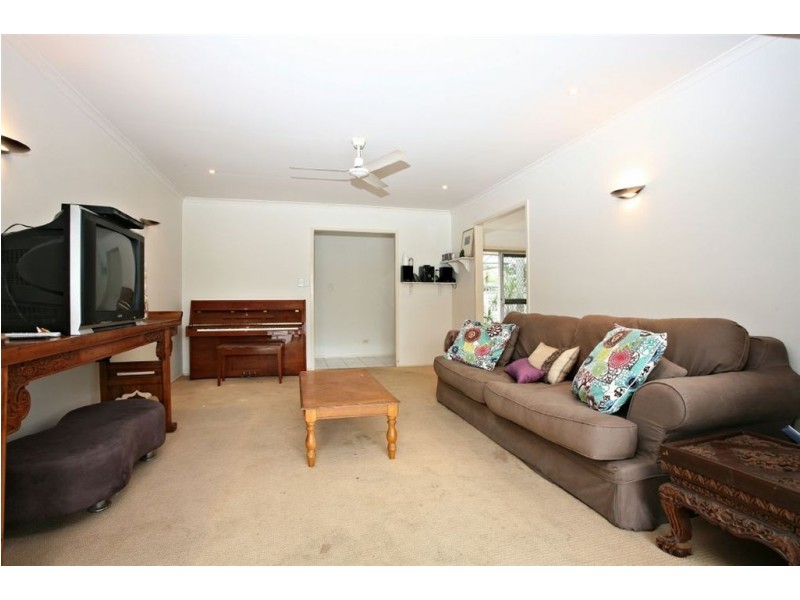 30 Verdichio Avenue, Mermaid Waters QLD 4218