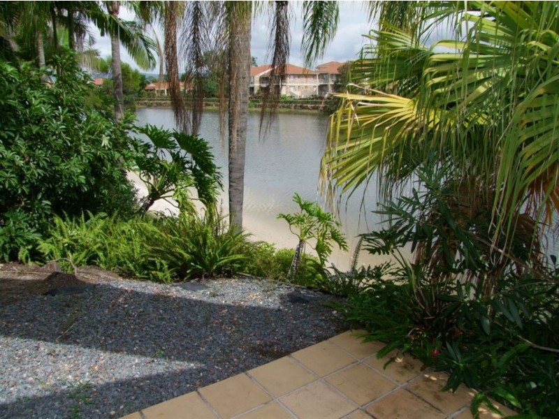 1/125 Santa Cruz Boulevard, Clear Island Waters QLD 4226