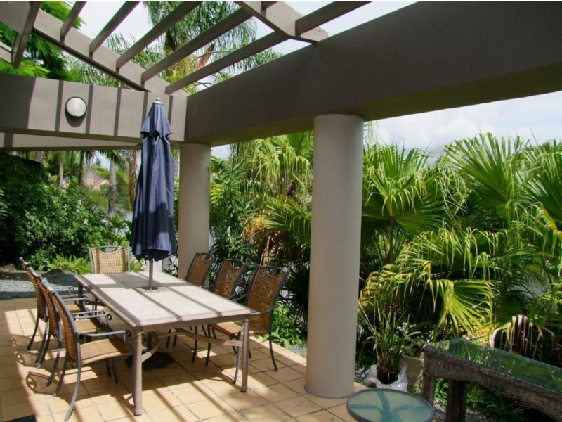 1/125 Santa Cruz Boulevard, Clear Island Waters QLD 4226