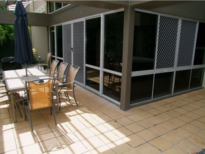 1/125 Santa Cruz Boulevard, Clear Island Waters QLD 4226