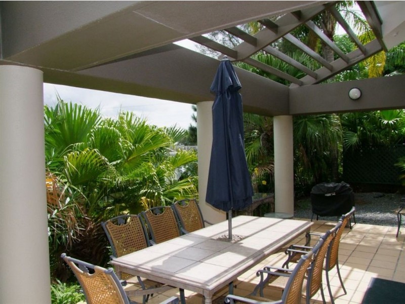 1/125 Santa Cruz Boulevard, Clear Island Waters QLD 4226