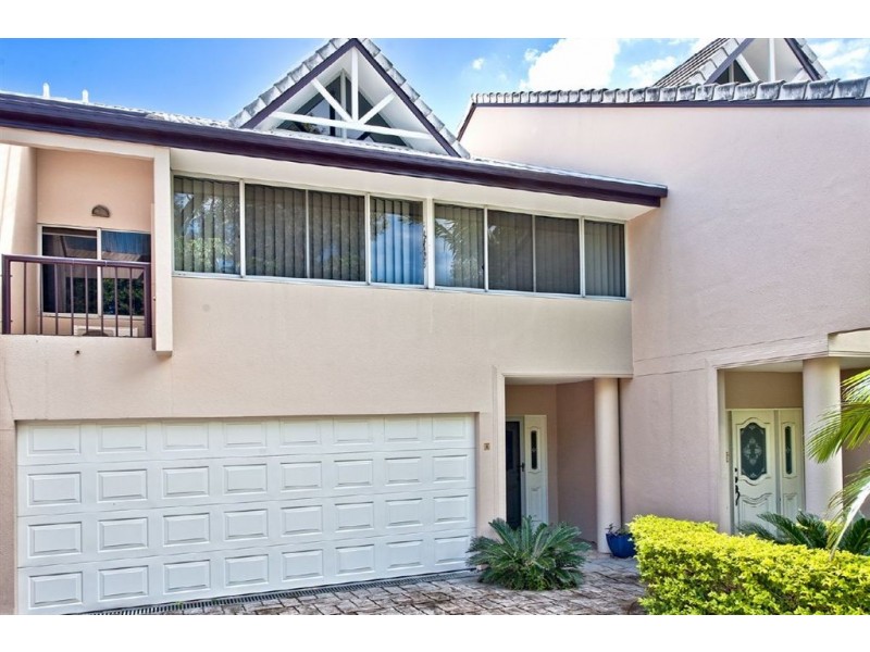 4/125 Santa Cruz Boulevard, Clear Island Waters QLD 4226