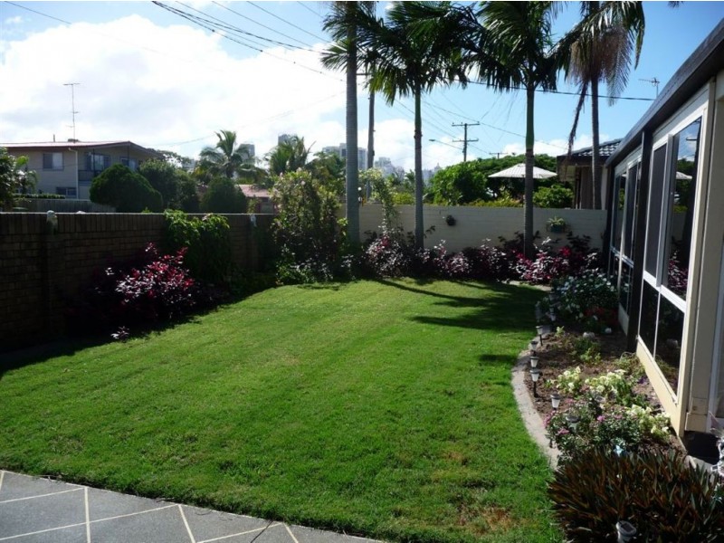 56 Surfers Avenue, Mermaid Waters QLD 4218