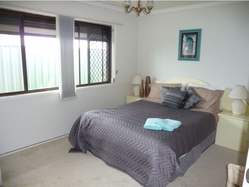 84 Markeri Street, Mermaid Waters QLD 4218